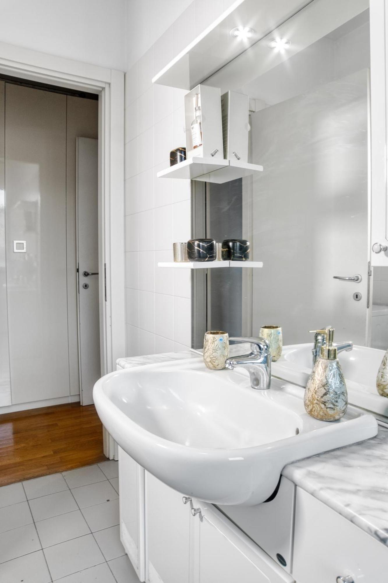 Appartement Cozy And Charming 2-bedroom In Isola With Big Terrace
