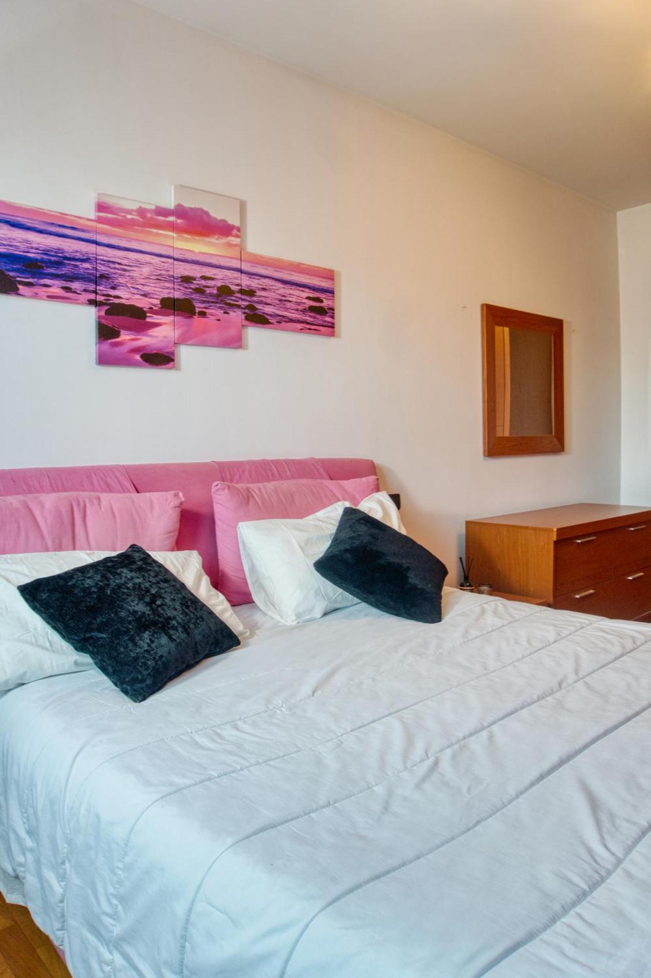 Apartamento Cozy And Charming 2-bedroom In Isola With Big Terrace *
